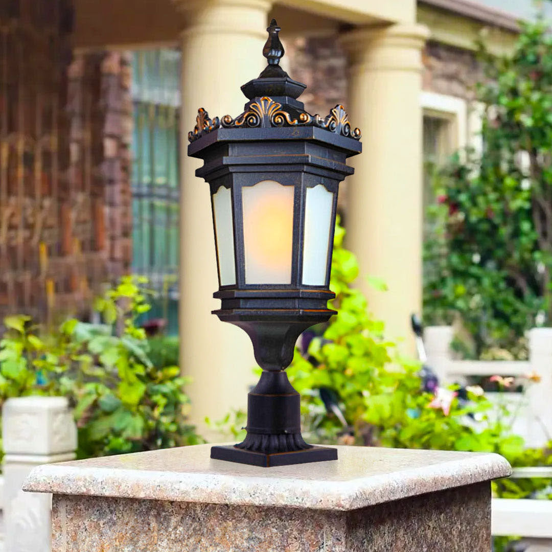 72cm Vintage Lamp Lantern Stand - Elegant Aluminum & Glass Outdoor Light